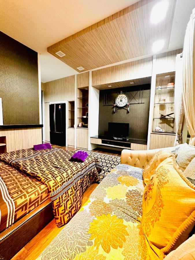 Royal Ville Studio Kota Bharu Bagian luar foto